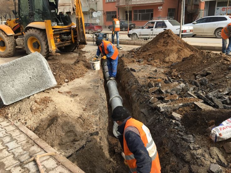Şehir içinde altyapı boru döşemesi